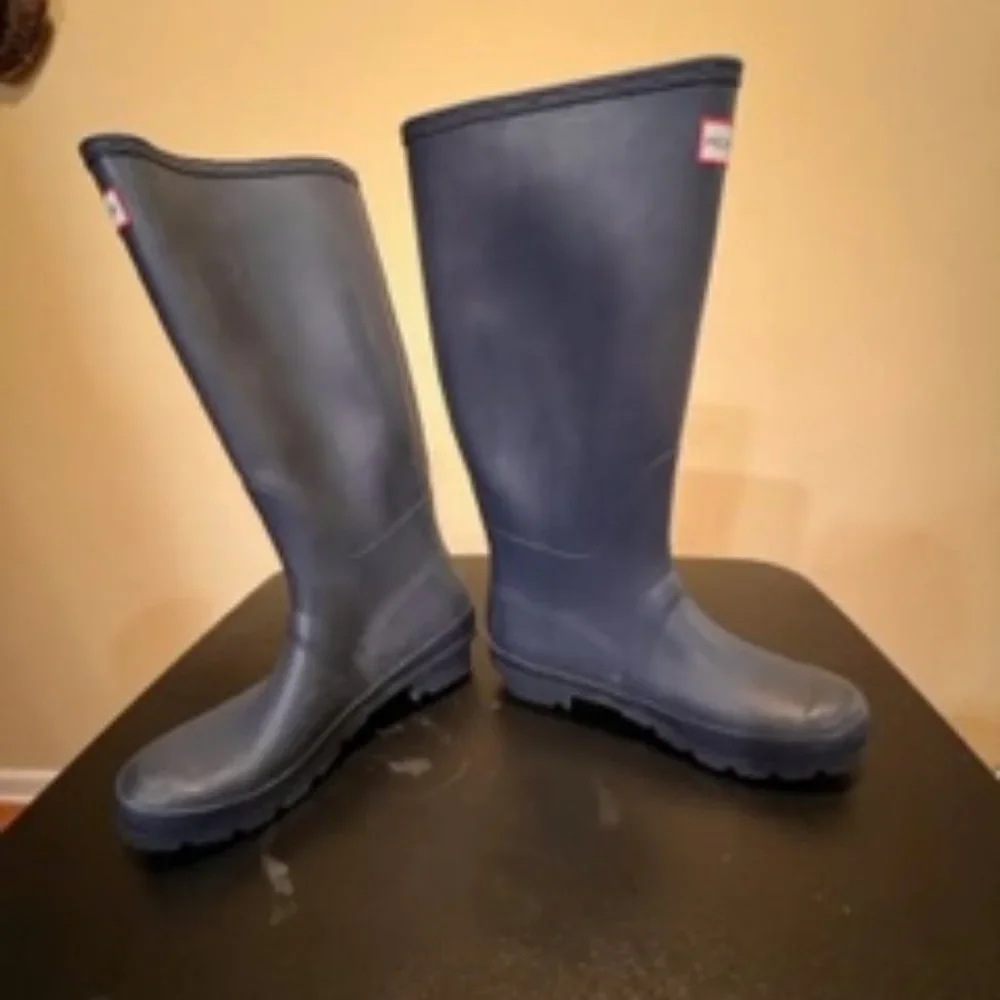 Hunter size 6 blue tall rain boots